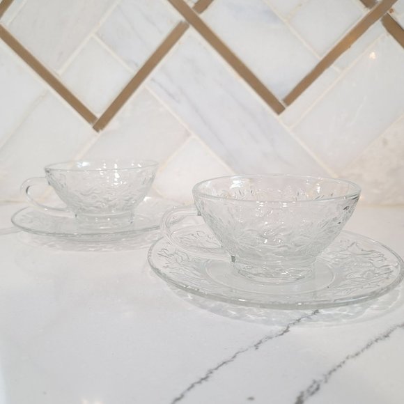 Princess House Fantasia Poinsettia glass Coffee Tea Cups / Saucers set of 2 - Picture 3 of 10